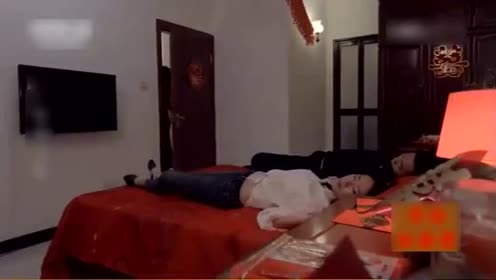 男子租女友回家过年,结果喝醉了,没控制住弄假成真!