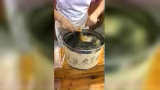 传承百年的绕绕麦芽糖,如今都长毛了,那一锅还没有见底