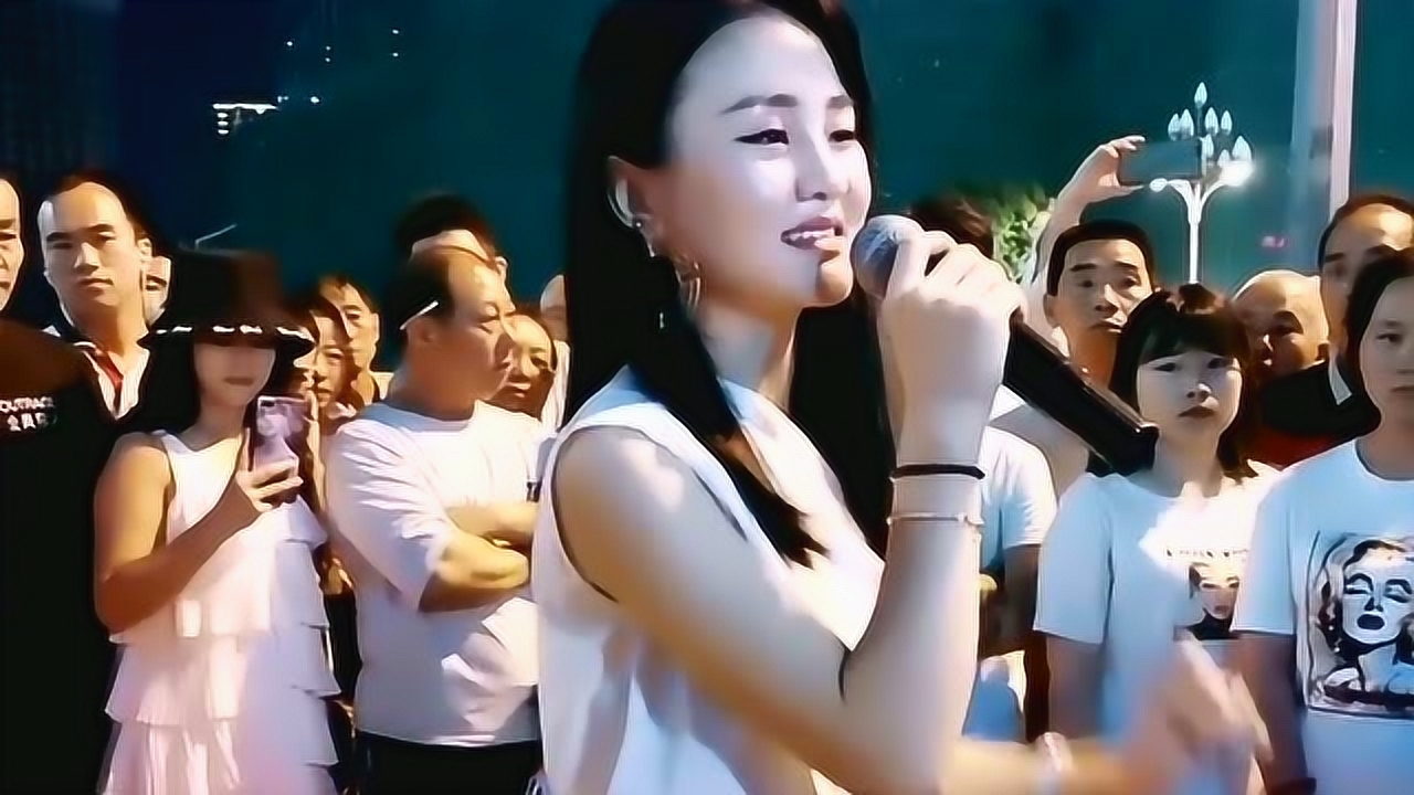 贵阳二小姐演唱《爱情一阵风》,人美歌甜,散发着迷人