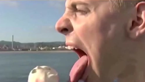 奇葩老外长了一个长舌头,这样的舌头你们会喜欢吗?