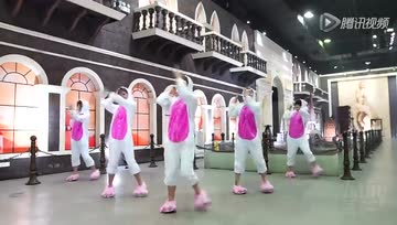 Baby丶家族宝贝们给大家带来的舞蹈~