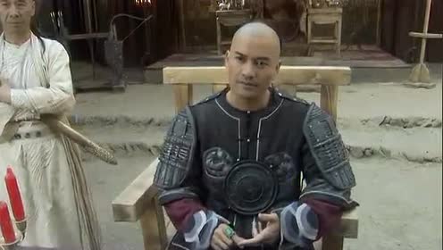小伙子将游龙剑献给清兵诈降,这剑果然是绝世好剑
