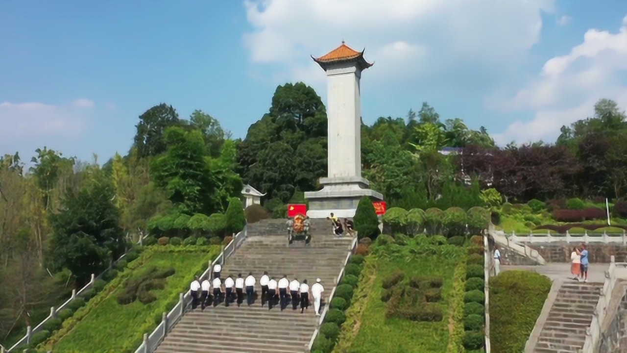 市委常委会人员赴红二方面军长征出发地纪念馆接受革命传统教育