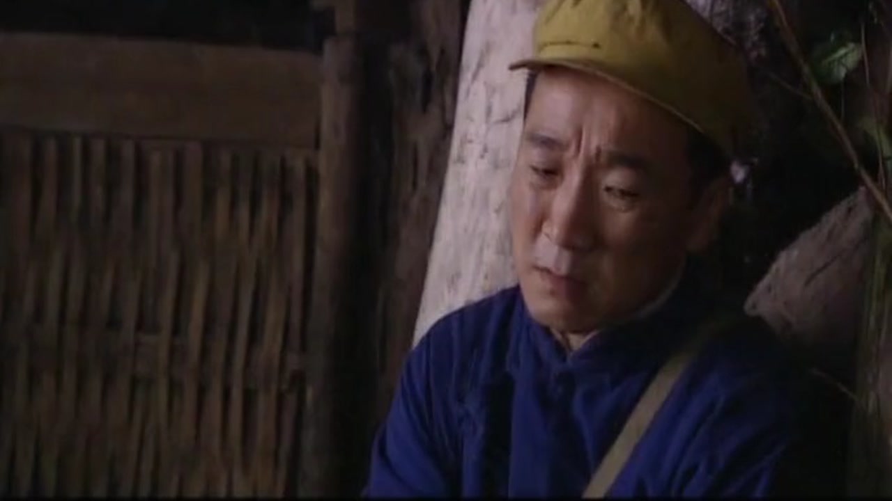 王保长新篇2:潘驼背深得连长信任,他凭借这条趁机拉拢保丁