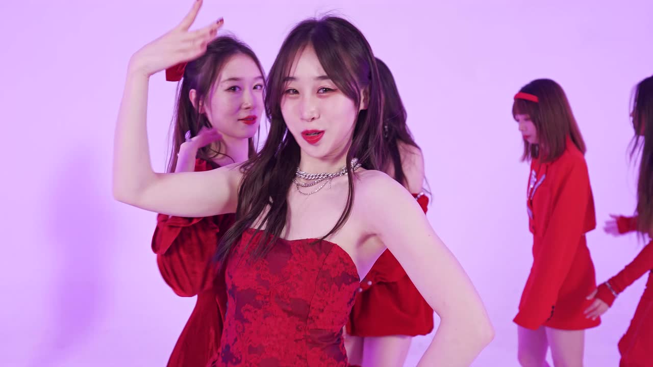 星船女团ive《eleven》全员美女完颜团甜美翻跳【魔都特嗲】
