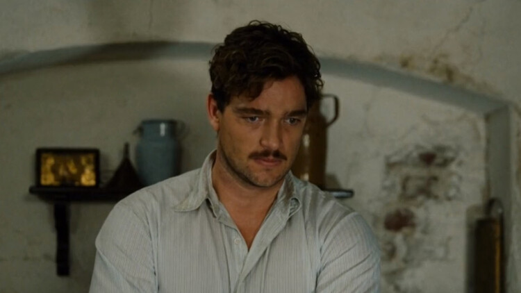 腹黑皇后吊打穿越女：最终的逆转与成长