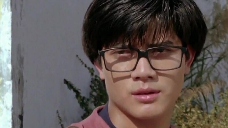 我被困在同一天十万年