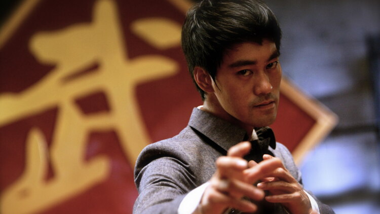 闺蜜蹭车后我被推向绝境