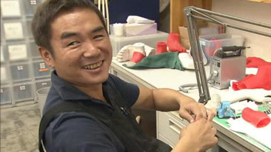 艺术假肢：再造人类触觉-封面1