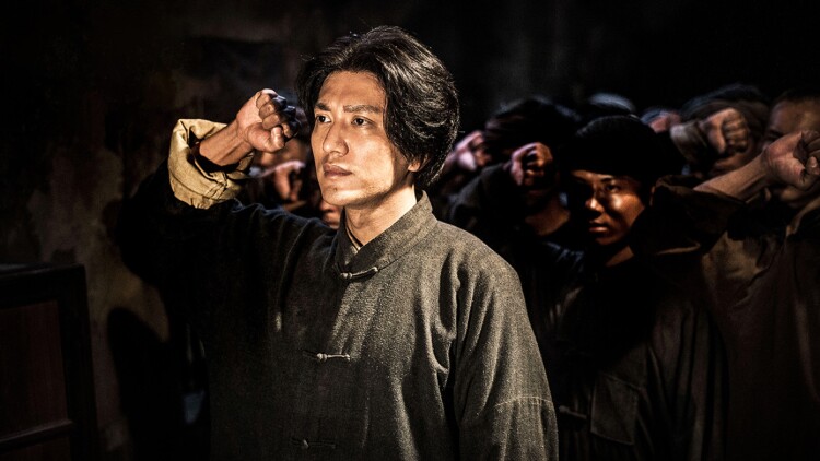 花儿为何那么红？人类的影响与文化象征