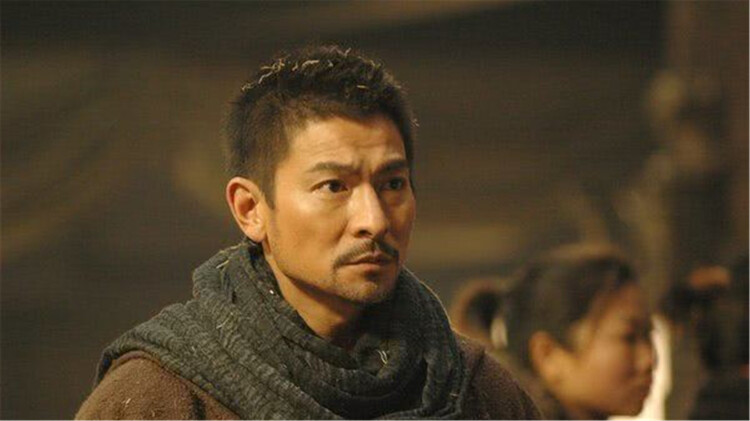 枪挑女帝后我冠绝天下