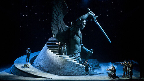 总裁夫人早满级了：职场与家庭的双重挑战