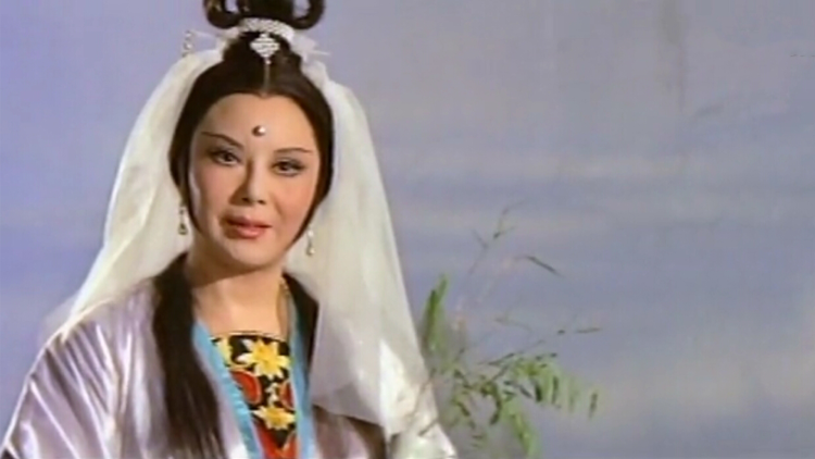 女孩的内心世界：情感与理智的交织