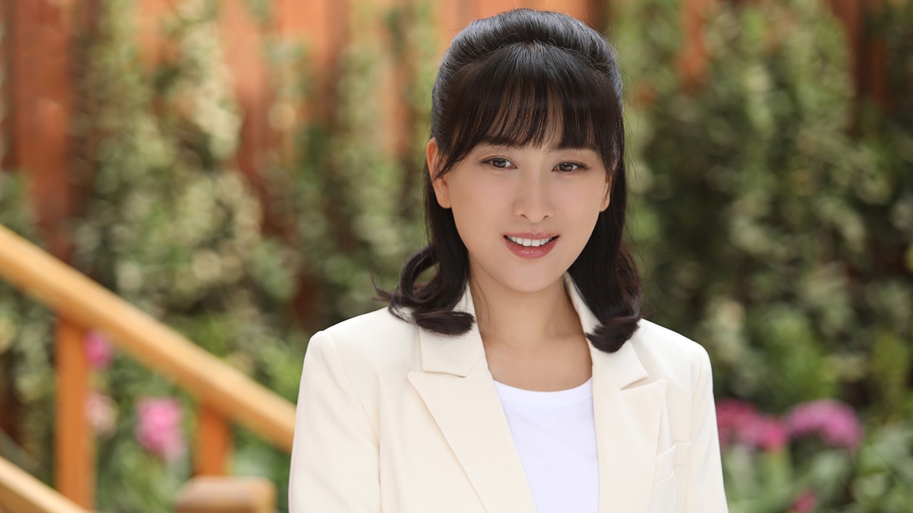 绿水青山带笑颜