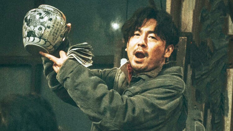 内容创作与表达的自由度对比