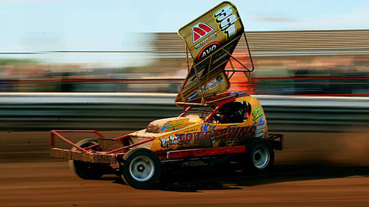 封总您闺女又去天桥摆摊了