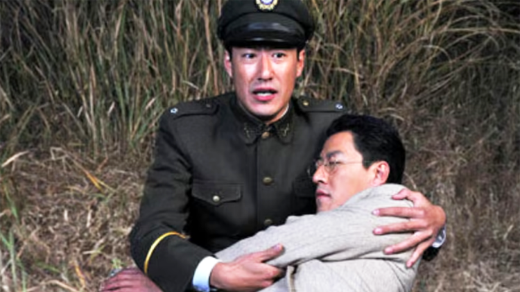 《破产后被哥哥扔到他死对头家里》危机与成长