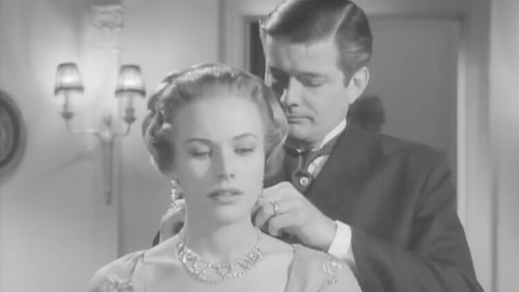 娇咬玫瑰：误会与挑战考验爱情