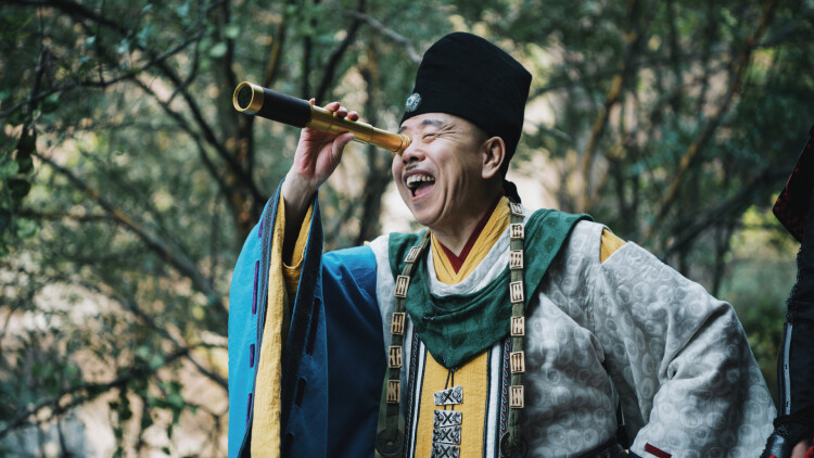 金蛇闹春从同学会现场开始