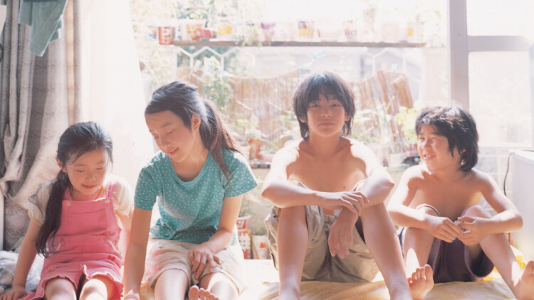 不同情况下中指戒指的象征意义