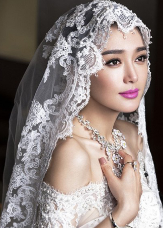 婚纱的诱惑_性感新娘白色婚纱诱惑