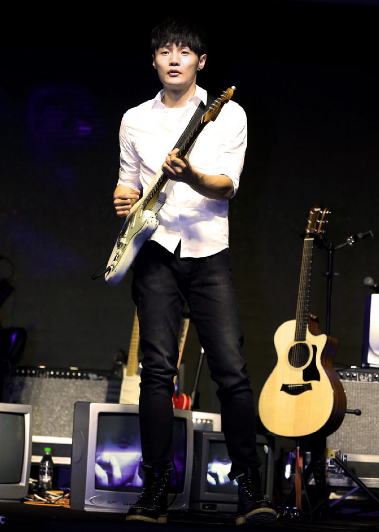 李荣浩《李荣浩》新歌演唱会-音乐-腾讯视频