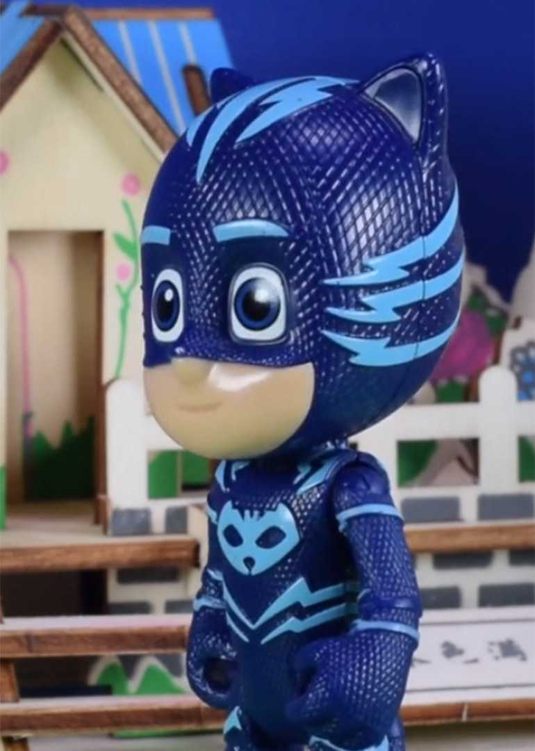 睡衣小英雄玩具故事封面图