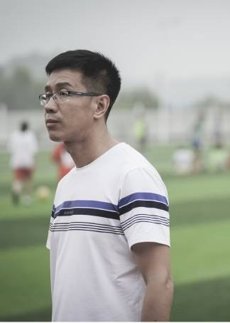 足球场上的守望者封面图