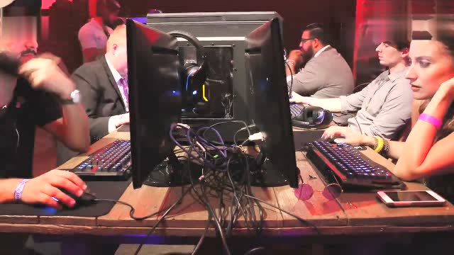 炉石传说-卡拉赞之夜 官方线下派对！看看国外玩家的群魔乱舞吧！免费观看