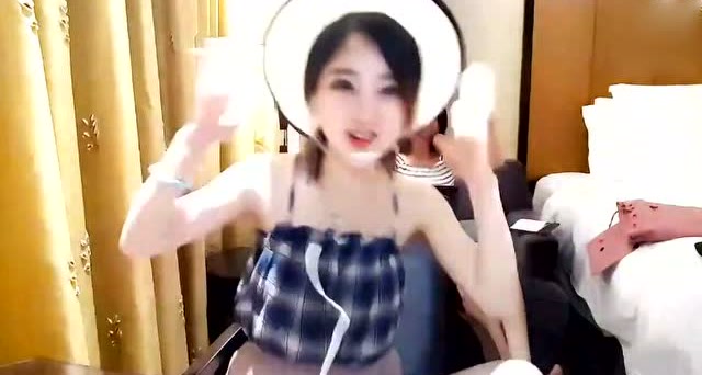 冯提莫和闺蜜在酒店的即兴freestyle，吴亦凡看了都尴尬免费观看