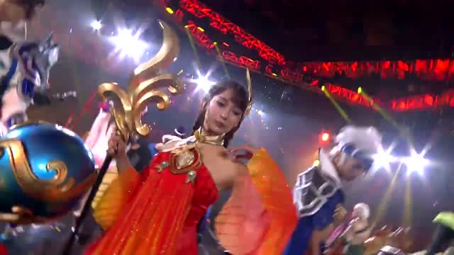 王者荣耀冠军杯开幕式：各种美女COS，这样的虞姬你喜欢吗！免费观看