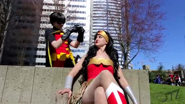 LOL英雄联盟背后的黑暗故事，附cosplay美女解读免费观看