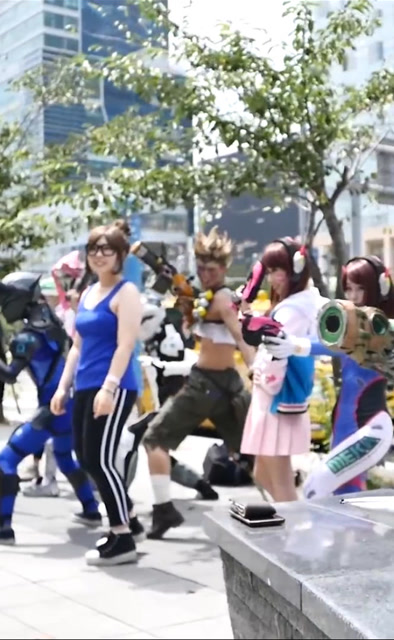 汪星人一拳打一群守望先锋cos免费观看