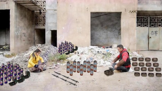 绝地求生:妹子命人搜来所有装备，坐在毒圈里补血，零杀成功吃鸡免费观看