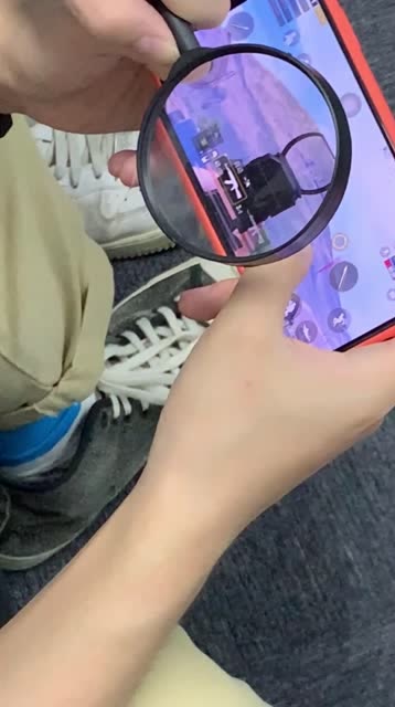 给你们看下我的朋友是怎么吃鸡的，物理外挂最为致命免费观看