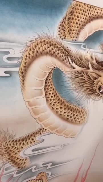 美女画神龙,看得我心惊胆战,观众都怕打一霹雳,龙活过来飞走了