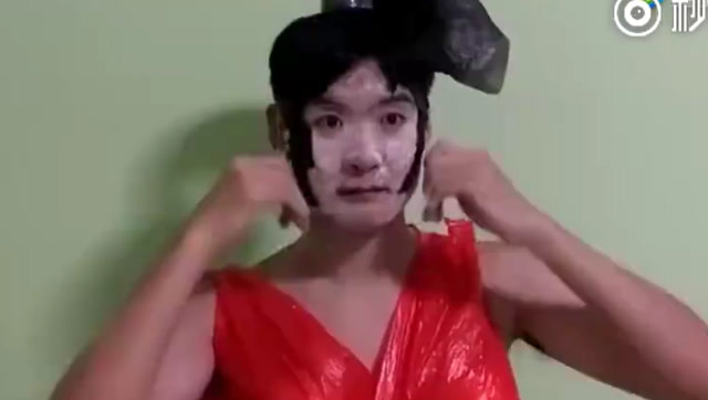 王者荣耀- 五毛钱的不知火舞cosplay，很有创意！免费观看