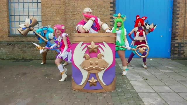 这是我见过最帅的一群小姐姐 英雄联盟国外Cos合集！免费观看