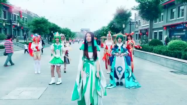 王者荣耀：庄周cosplay的舞蹈很帅气免费观看