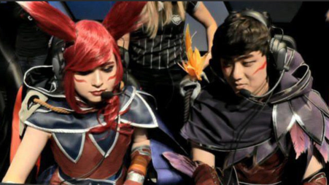 lol全明星赛，现场出现女装双霞，日本选手掏出尺子量装备免费观看