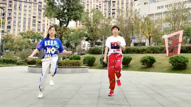 丹丹鬼步舞70步慢动作分解-鬼步舞教学基础舞步