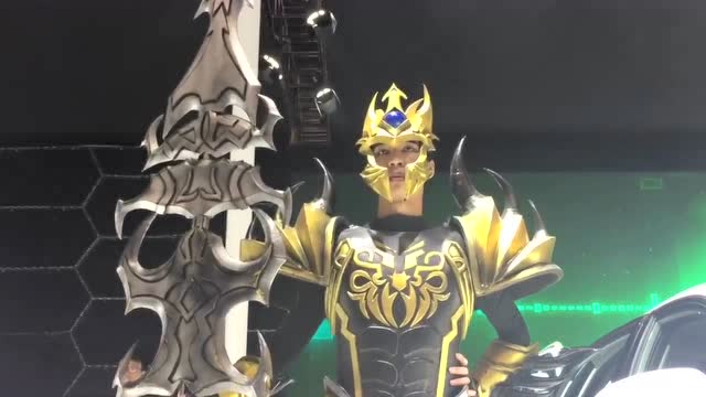 cosplay英雄联盟 美胸长腿都在这里免费观看