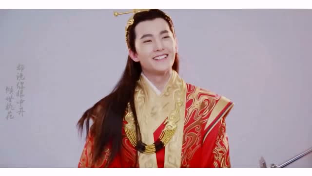 《杨洋 迪丽热巴》游戏扮相免费观看