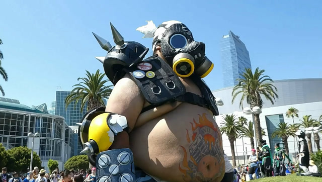 史上颜值最高的守望先锋COSPLAY!武装太到位了免费观看