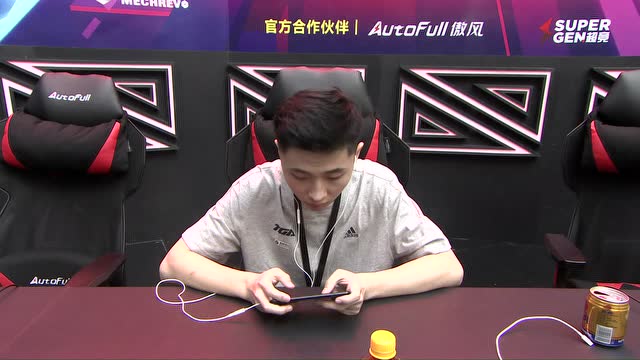 TGA大奖赛 虎牙`A神 VS 触手铁柱1免费观看