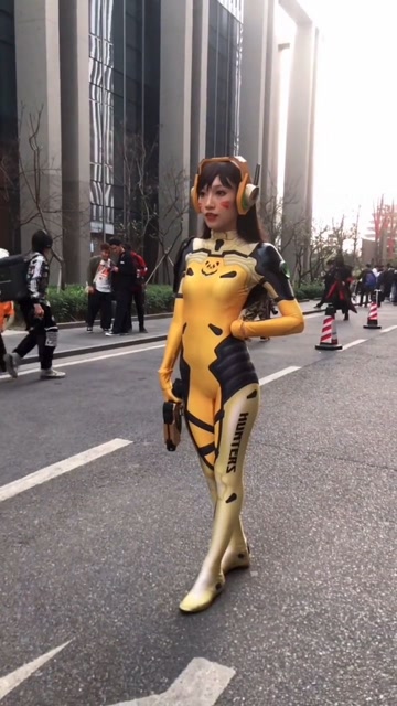 我想了一个晚上终于想通了小姐姐该怎么上厕所了，你们想通了吗？免费观看