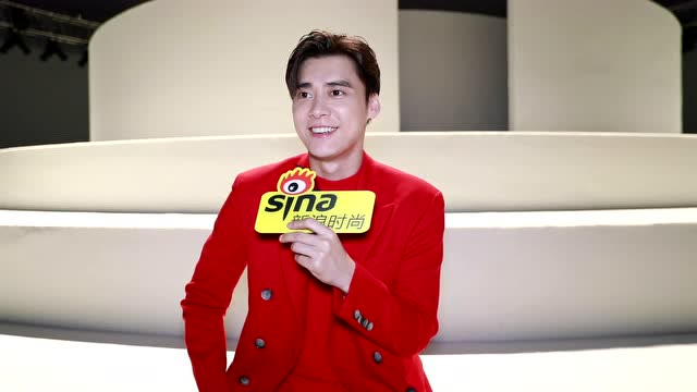 撩星記 | 李易峯:跟設計師合影環節最興奮
