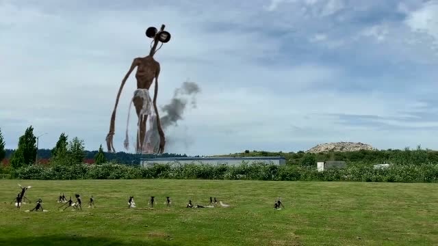 汽笛人欺负骷髅怪 动漫特效免费观看