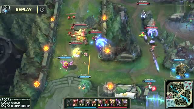 TheShy阿卡丽绝境追杀：飞越半个屏幕0换4免费观看