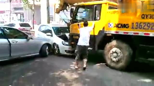 吊車事故.mp4 (259播放)